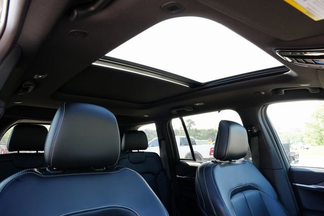 Certified 2025 Jeep Grand Cherokee Limited w/ Luxury Tech Group II image 49