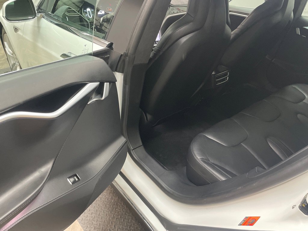 Used 2015 Tesla Model S 70 image 26