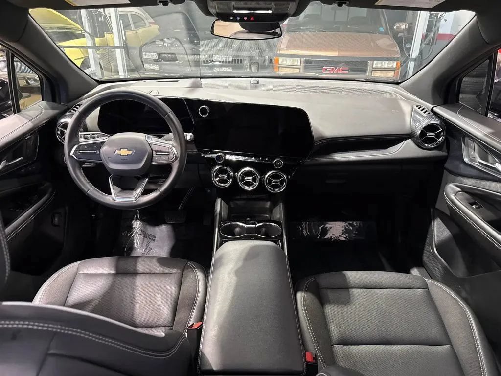 Used 2024 Chevrolet Blazer EV LT AWD/4WD image 15