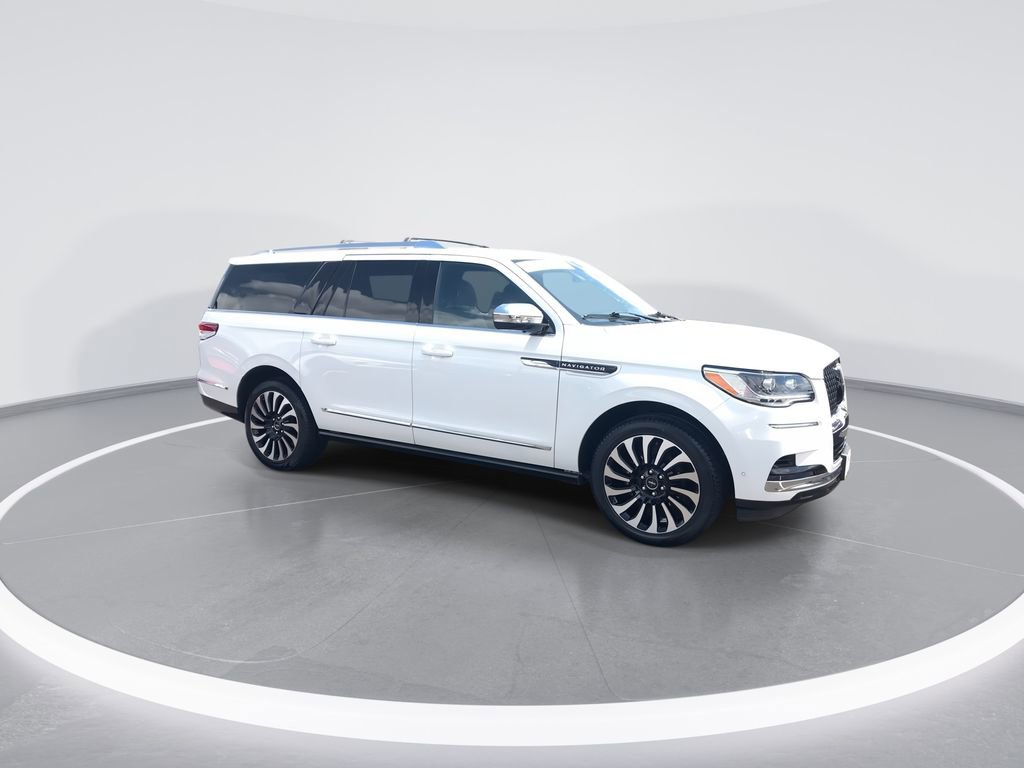Used 2022 Lincoln Navigator L Black Label AWD/4WD image 2