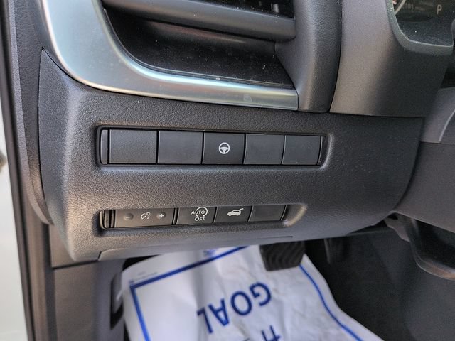 Used 2023 Nissan Rogue SV w/ SV Premium B Package FWD image 17