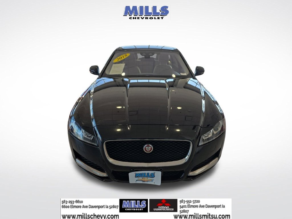 Used 2018 Jaguar XF Premium AWD/4WD image 2