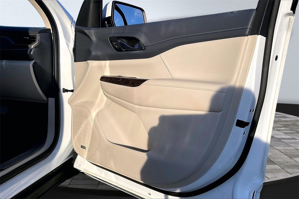 Used 2020 GMC Acadia Denali w/ Technology Package image 24