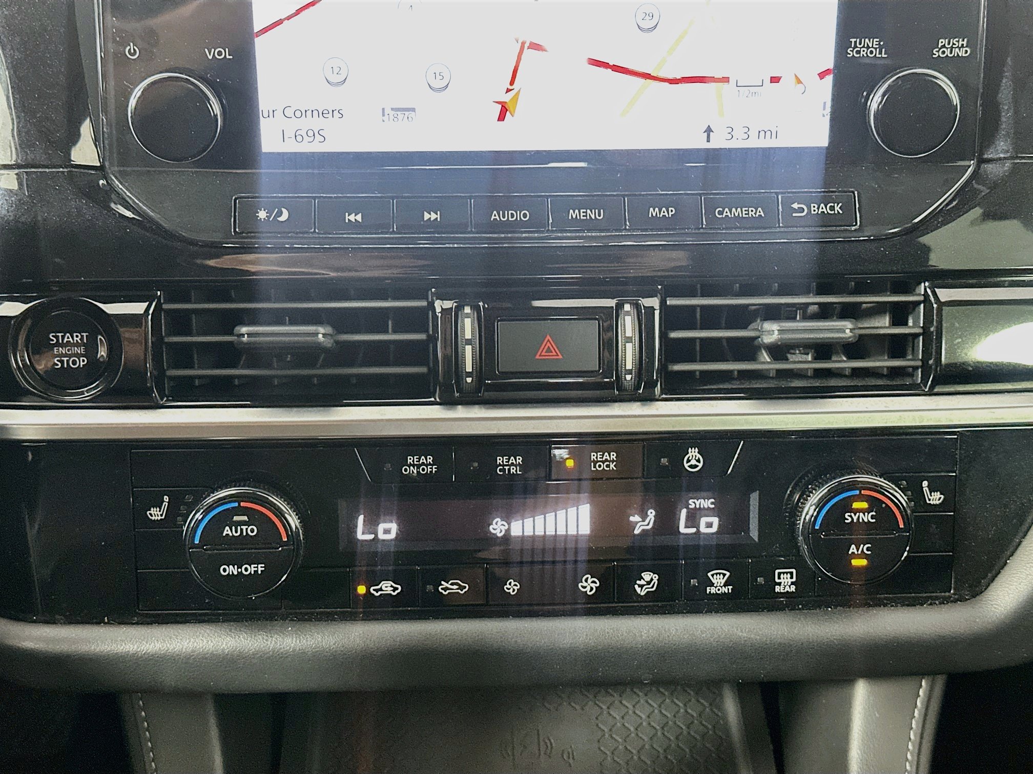 Used 2025 Nissan Pathfinder SL AWD/4WD image 24