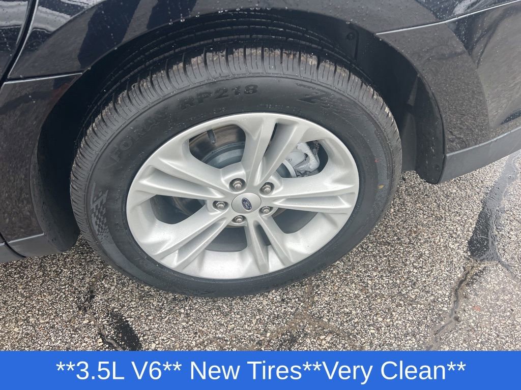 Used 2016 Ford Taurus SE FWD image 25