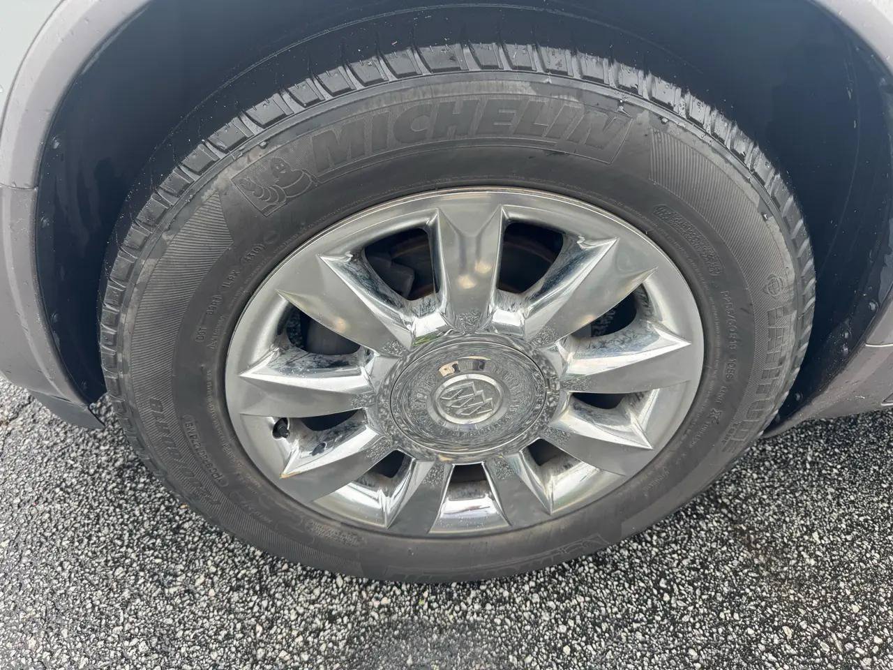 Used 2011 Buick Enclave CXL AWD/4WD image 31
