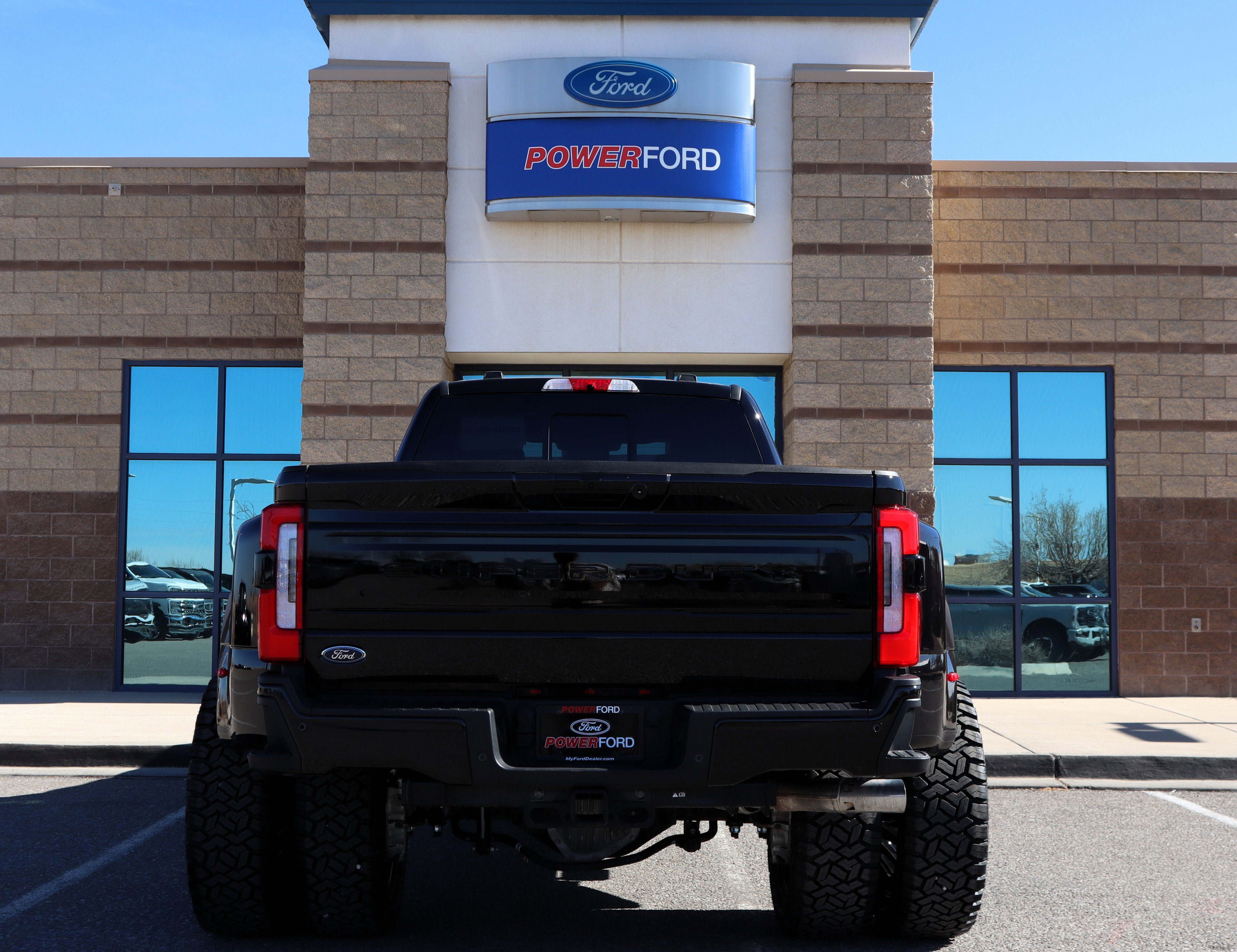Used 2025 Ford F450 Platinum w/ FX4 Off-Road Package image 7
