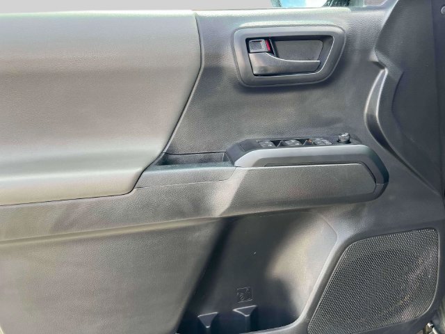 Used 2022 Toyota Tacoma SR AWD/4WD image 22