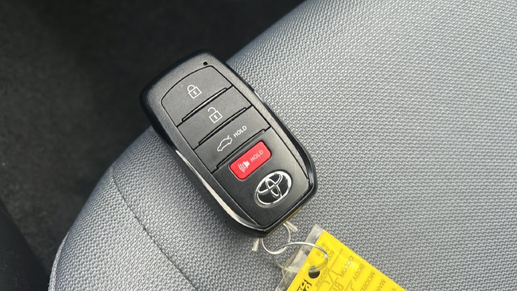 Used 2026 Toyota Corolla SE FWD image 22
