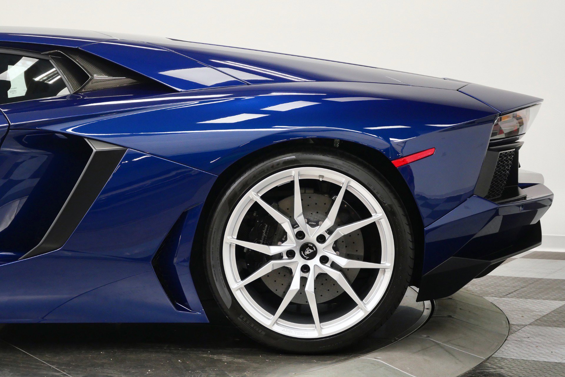 Used 2014 Lamborghini Aventador LP 700-4 image 50
