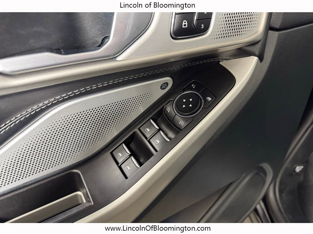 Used 2023 Ford Explorer Limited w/ Limited Technology Package image 16