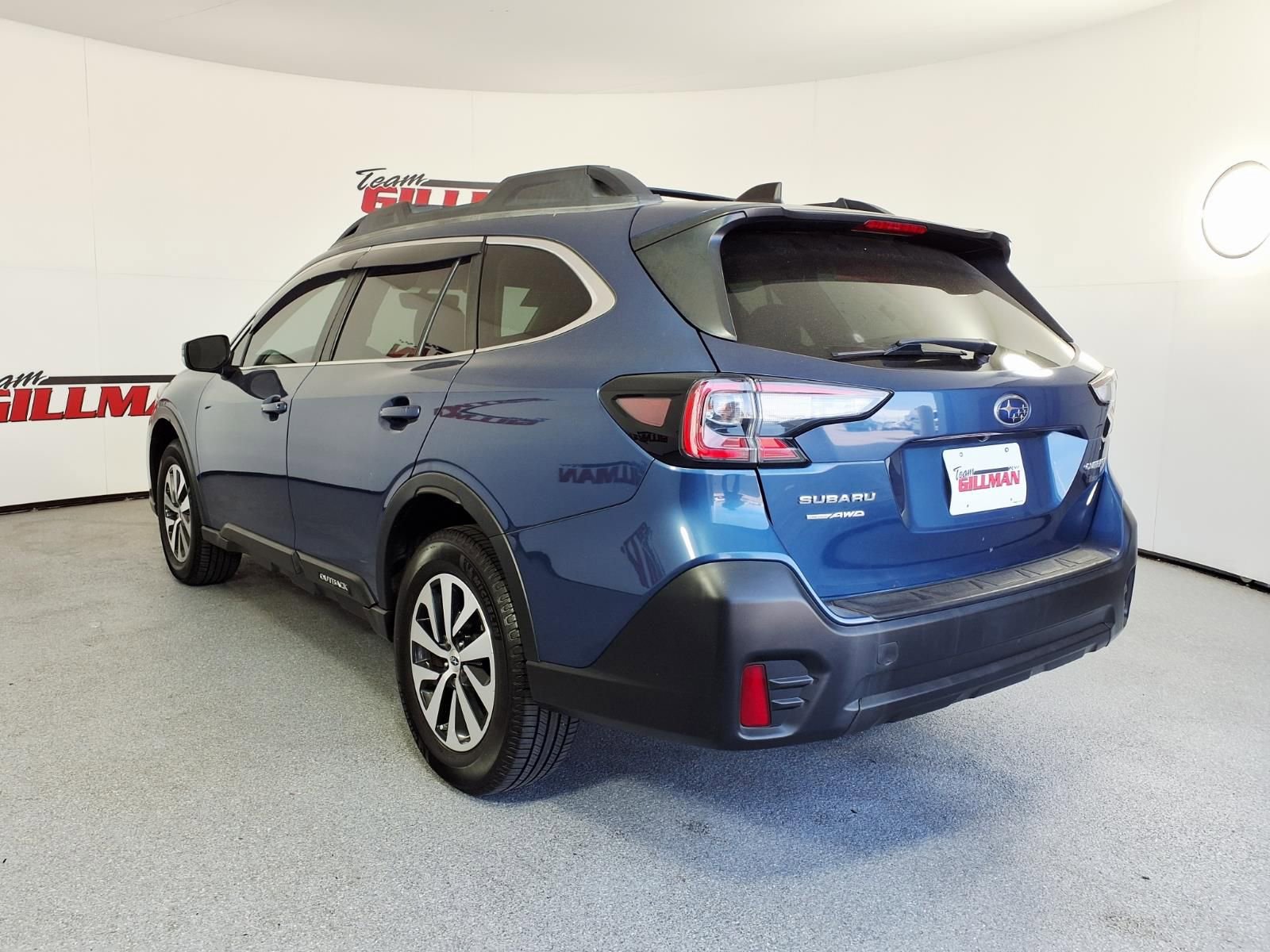 Used 2022 Subaru Outback Premium image 2