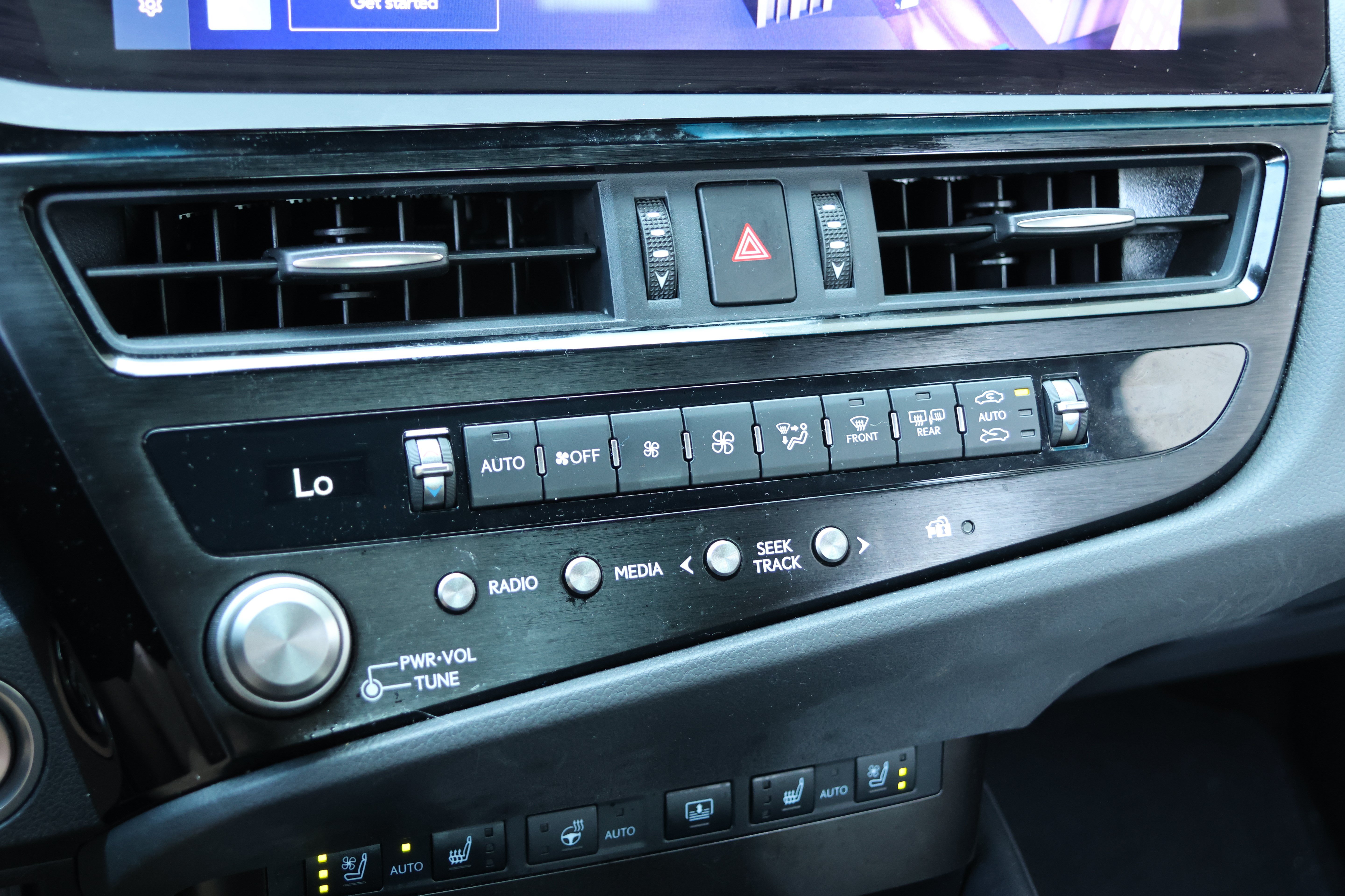 Used 2024 Lexus ES 300h w/ Premium Package FWD image 27