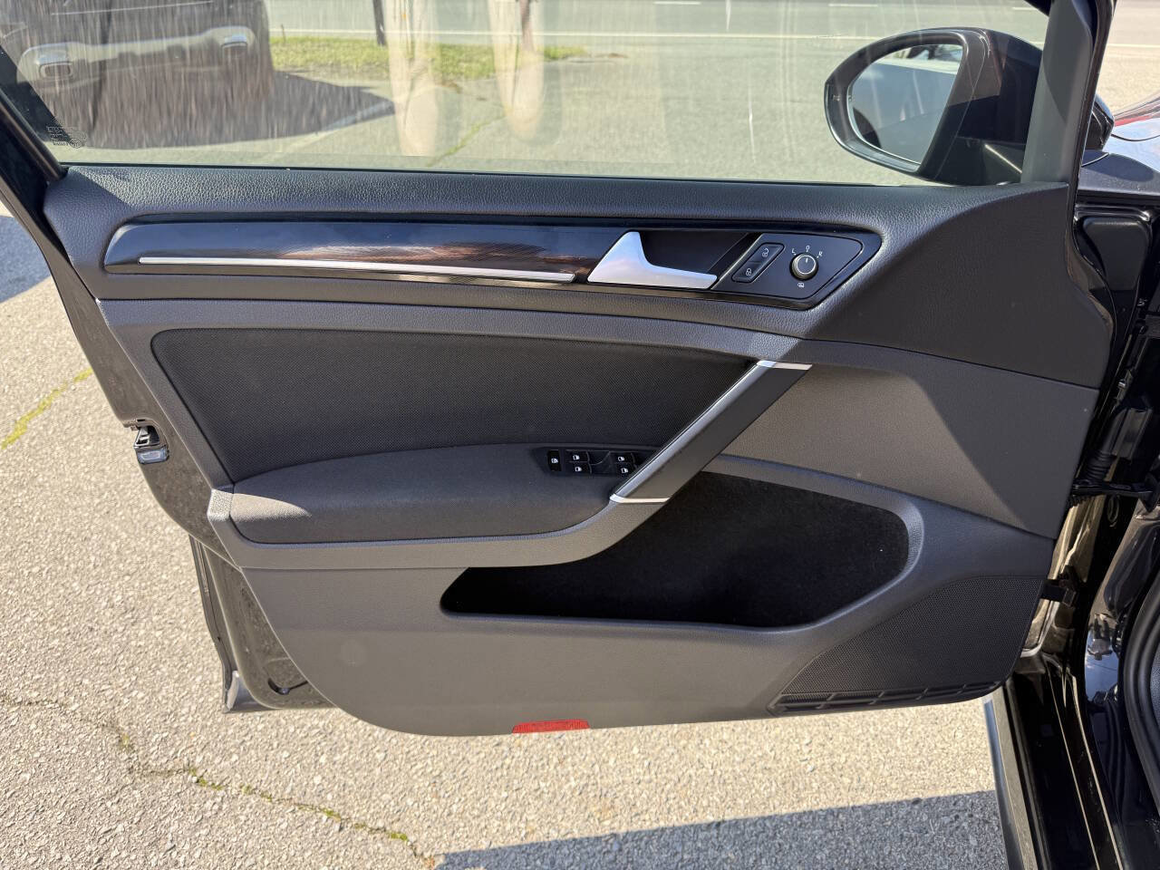 Used 2015 Volkswagen GTI S FWD image 21