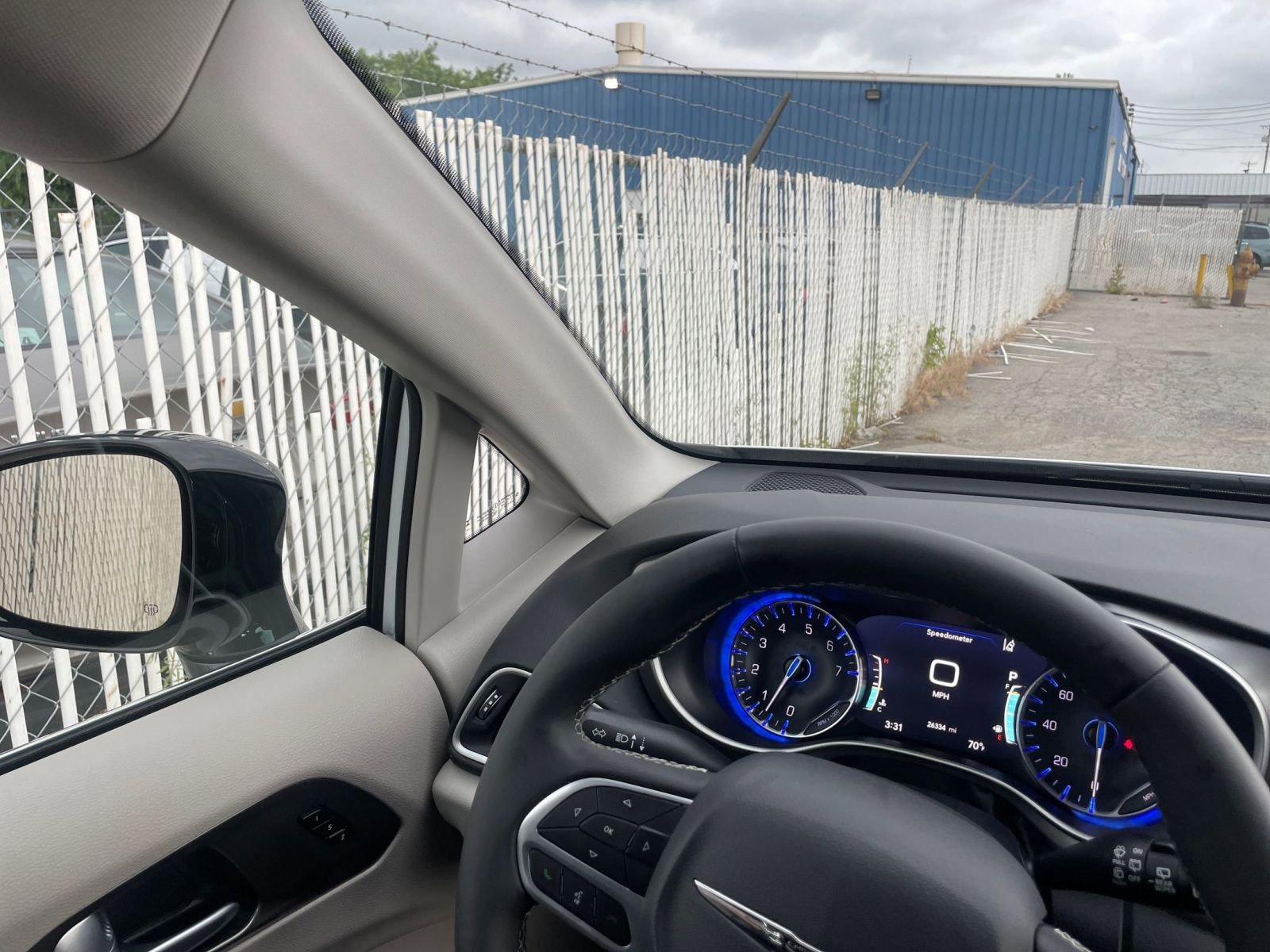 Used 2024 Chrysler Pacifica Touring-L image 33