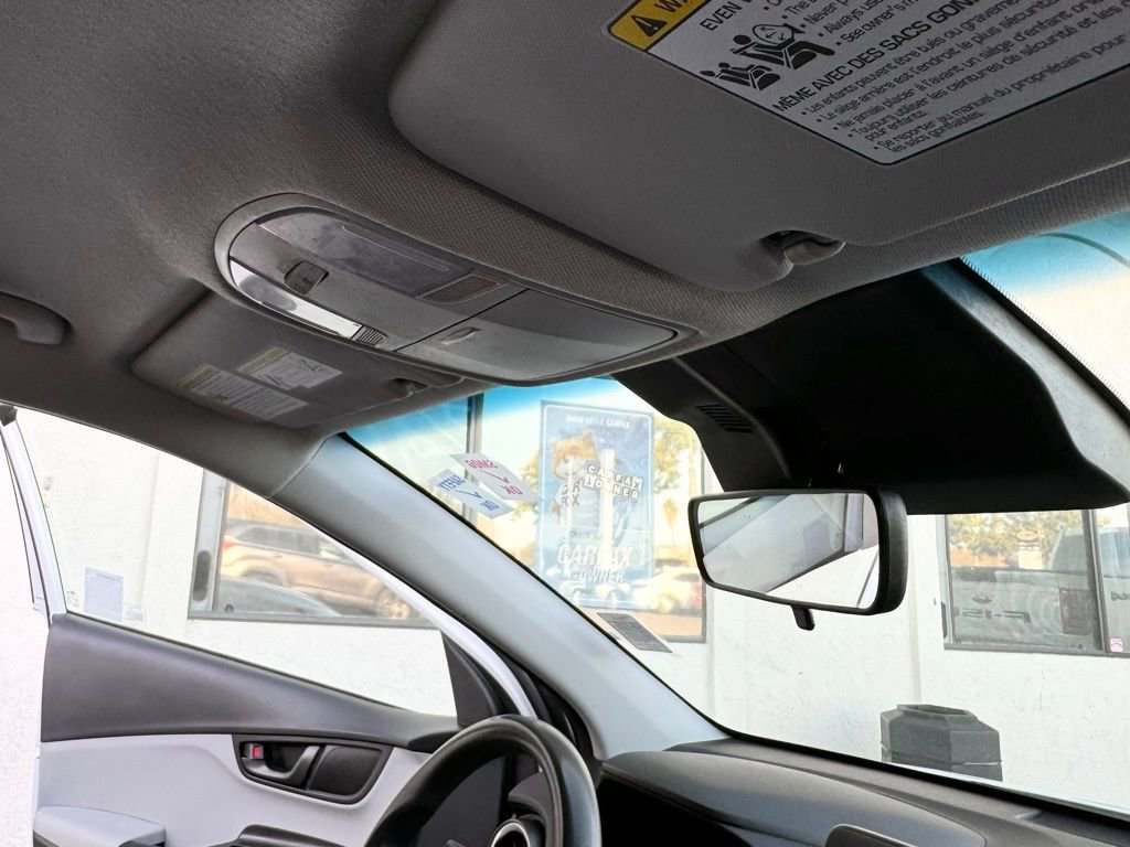 Used 2022 Hyundai Kona SE image 27