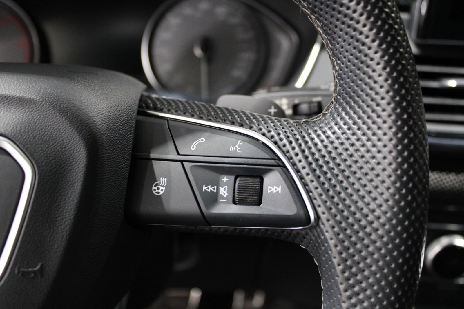 Used 2022 Audi SQ5 Premium w/ Convenience Package image 30