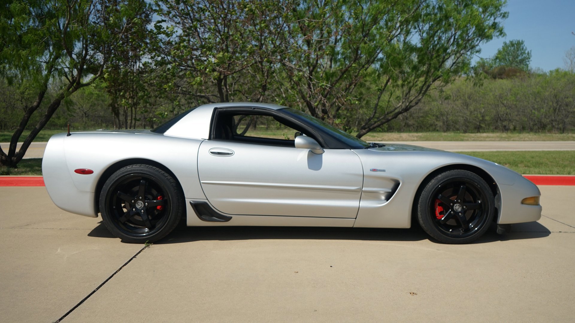 Used 2003 Chevrolet Corvette Z06 w/ Memory Package, 3 Drivers RWD image 18