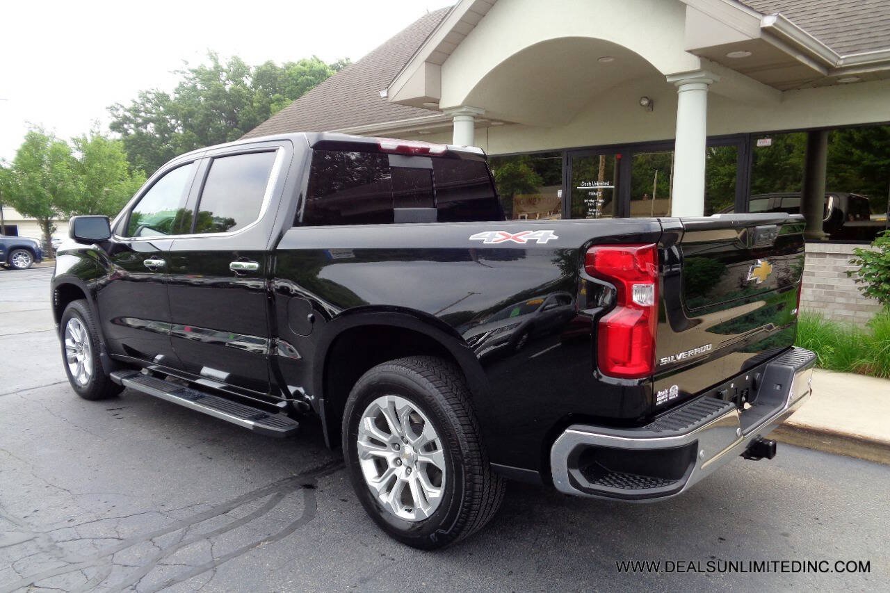 Used 2024 Chevrolet Silverado 1500 LTZ w/ LTZ Premium Package AWD/4WD image 4