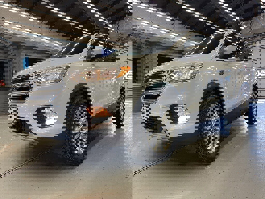 Used 2019 Ford Escape SE image 3