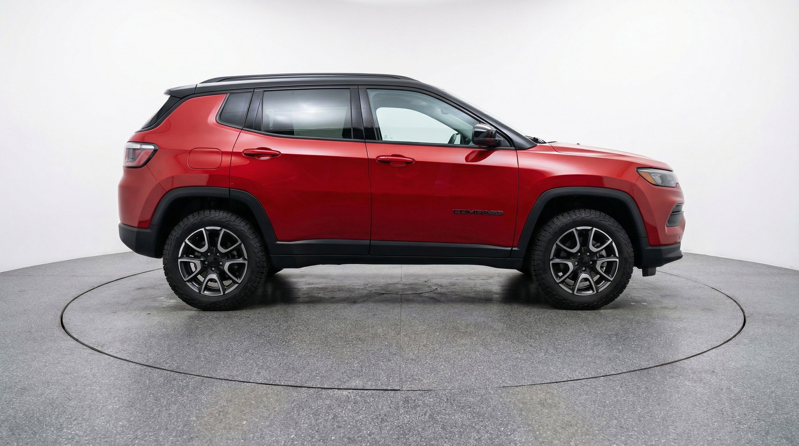 Used 2025 Jeep Compass Trailhawk AWD/4WD image 11