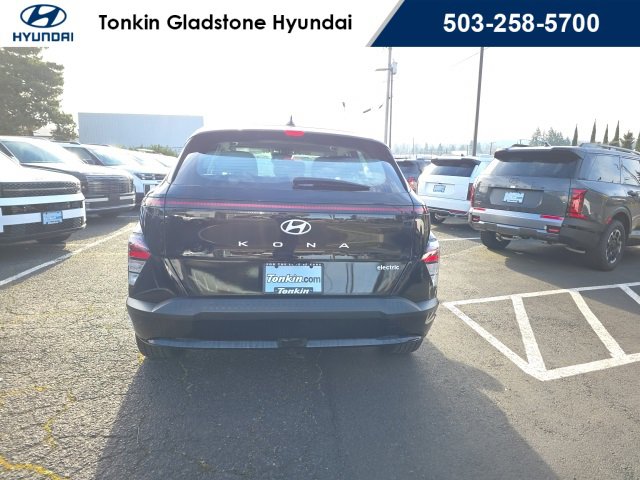 Certified 2024 Hyundai Kona SE image 6