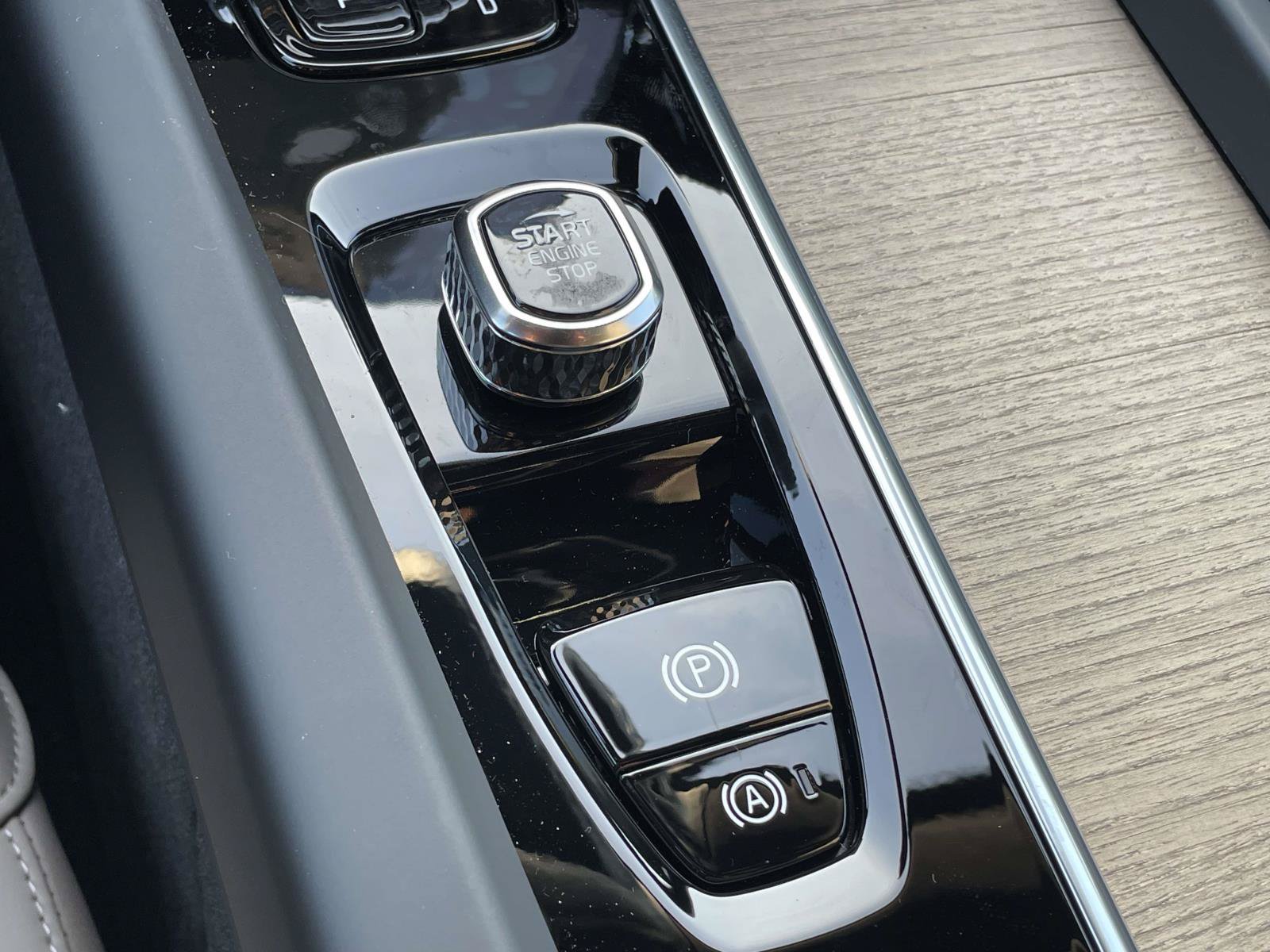 New 2027 Volvo XC60 B5 Plus AWD/4WD image 21