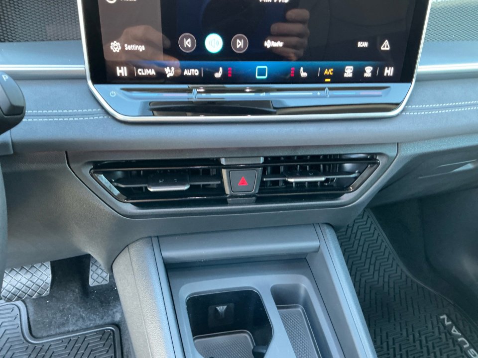 New 2026 Volkswagen Tiguan SE AWD/4WD image 17