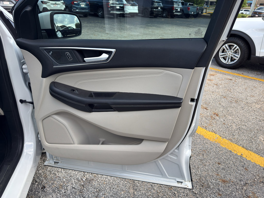 Used 2024 Ford Edge Titanium w/ Equipment Group 301A AWD/4WD image 9