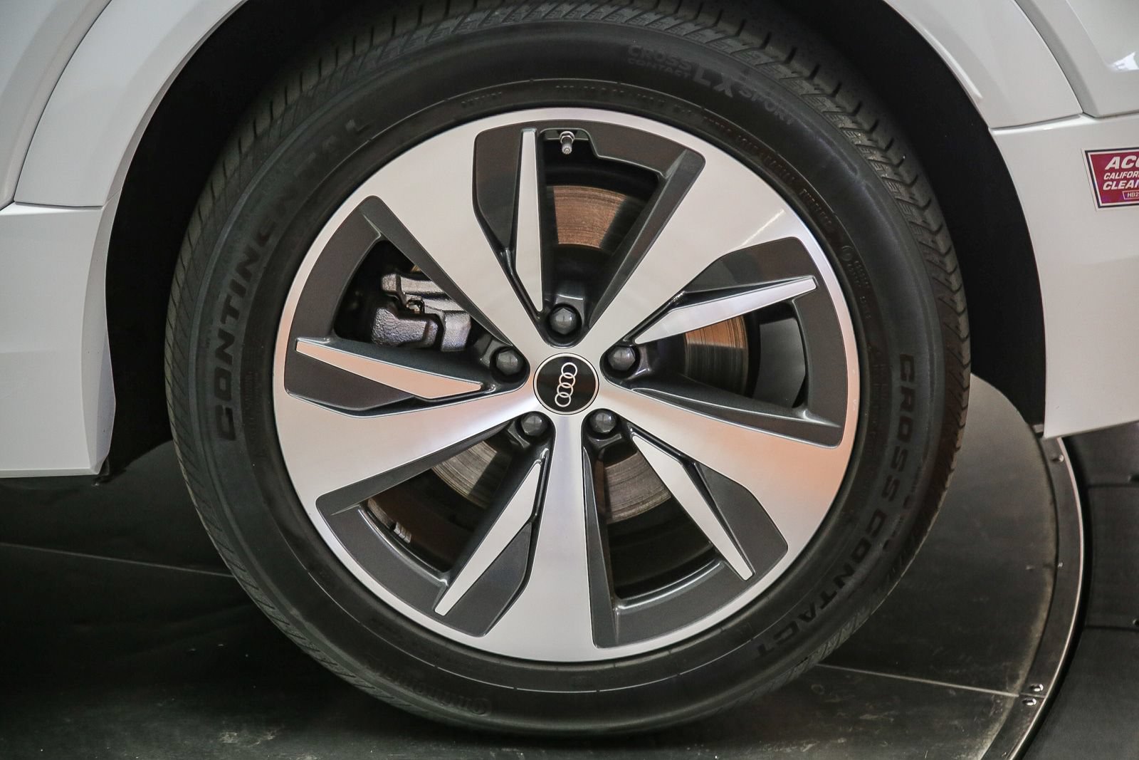 Certified 2024 Audi Q8 e-tron Premium AWD/4WD image 11