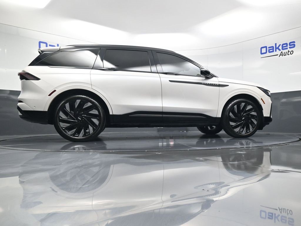 Used 2024 Lincoln Nautilus Reserve w/ Jet Appearance Package (87T) image 48