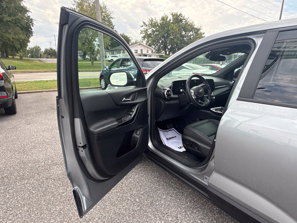 Used 2026 Chevrolet Equinox LT w/ Convenience Package II FWD image 21