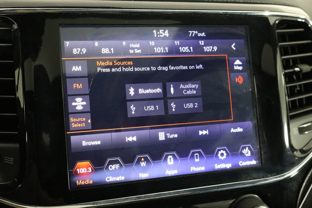 Used 2020 Jeep Grand Cherokee Limited AWD/4WD image 30
