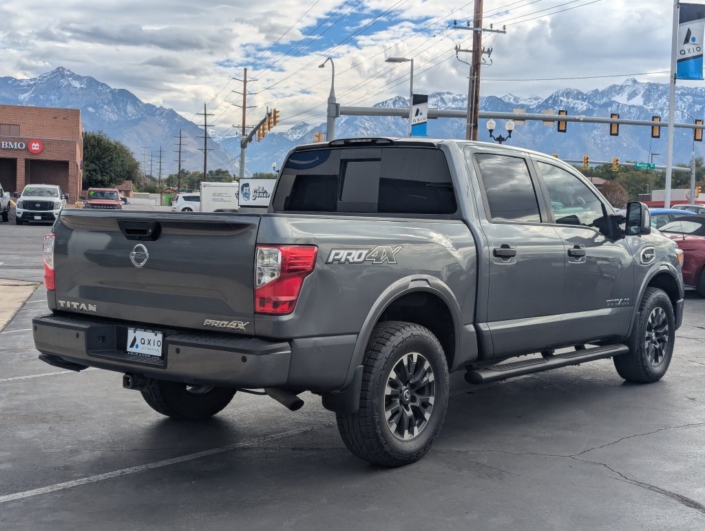 Used 2017 Nissan Titan PRO-4X AWD/4WD image 4