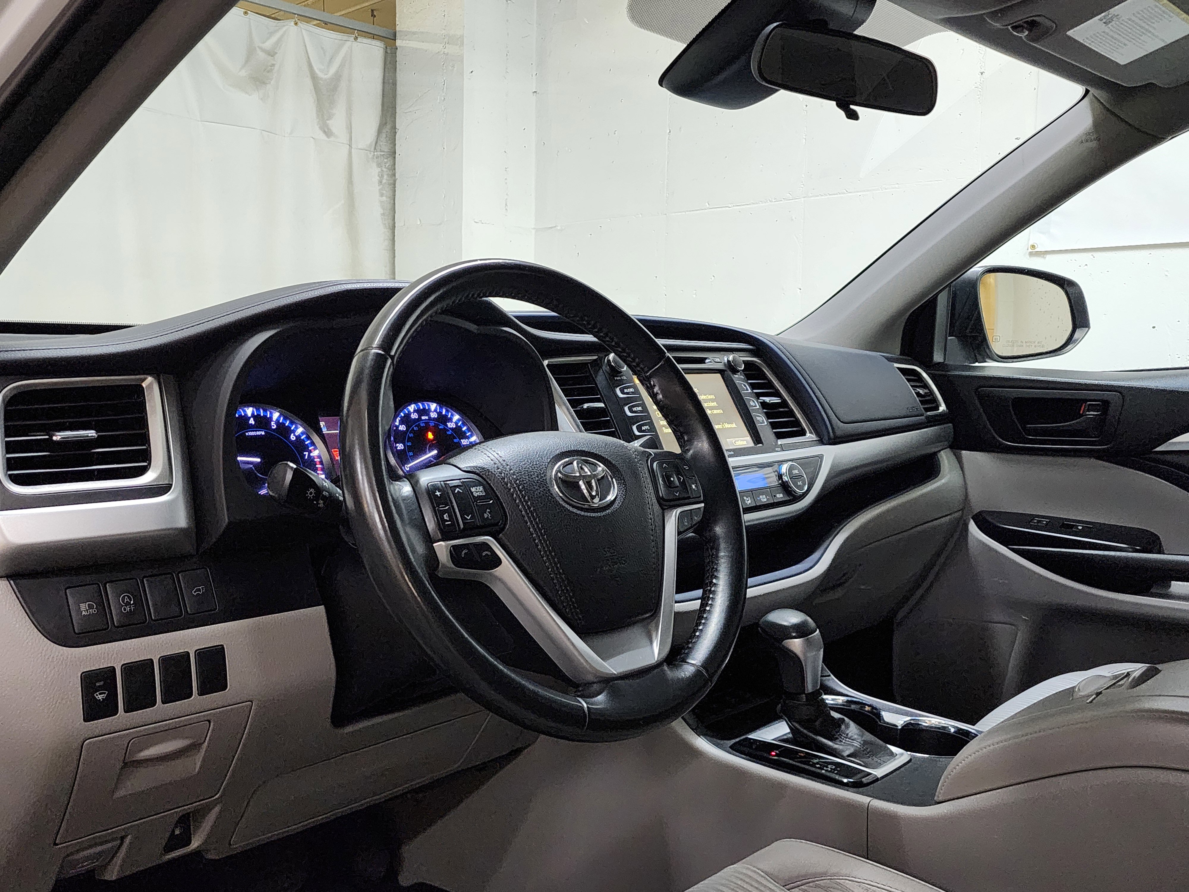 Used 2018 Toyota Highlander Plus image 13