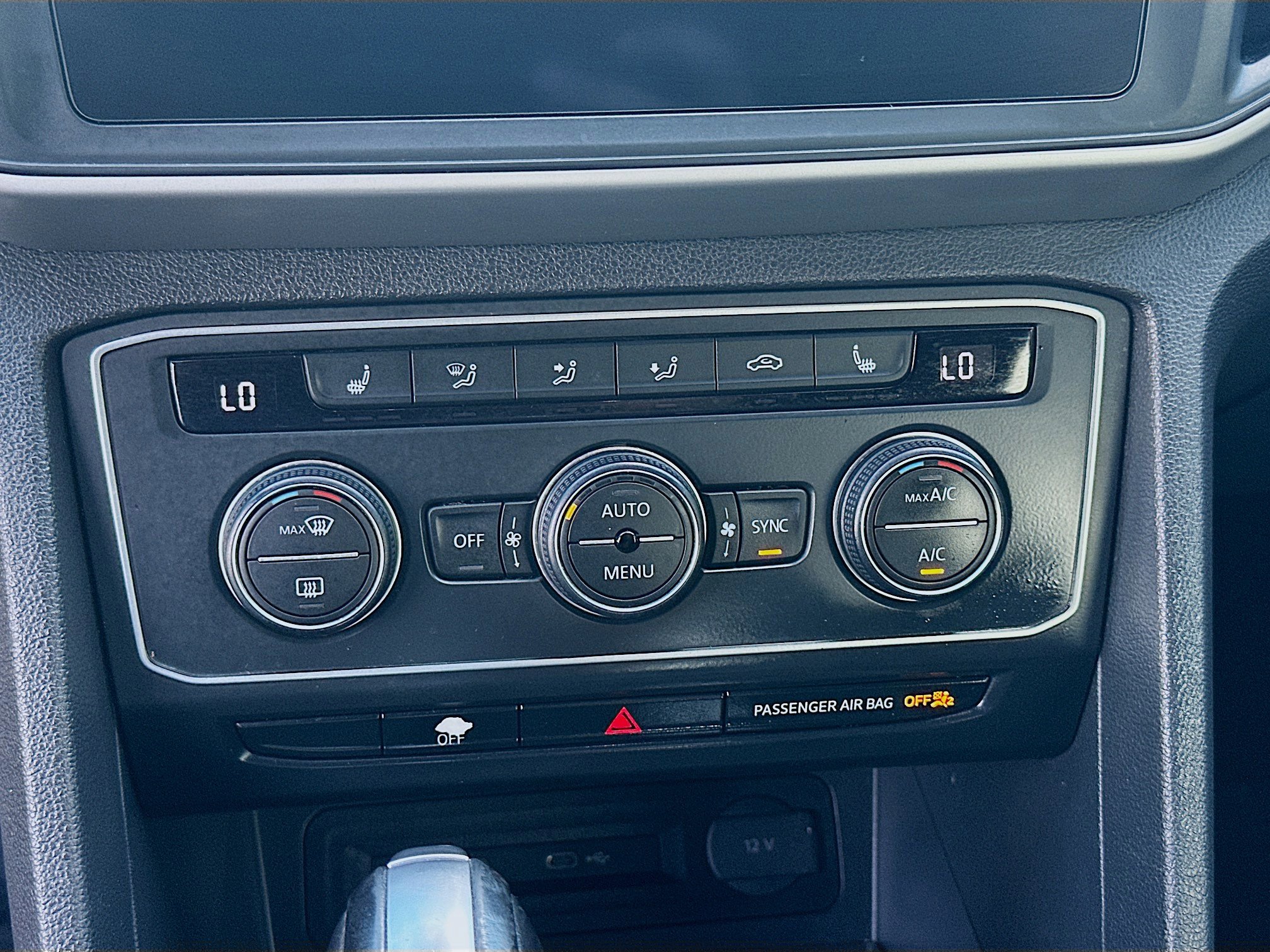 Used 2021 Volkswagen Atlas Cross Sport SE w/ V6 Towing Package image 14