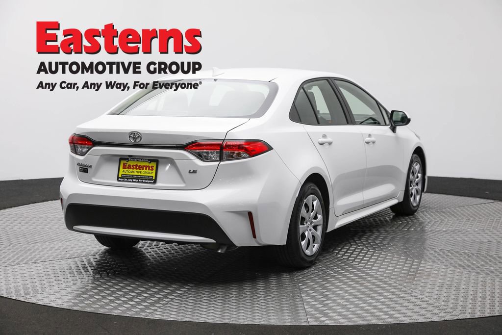 Used 2022 Toyota Corolla LE image 5