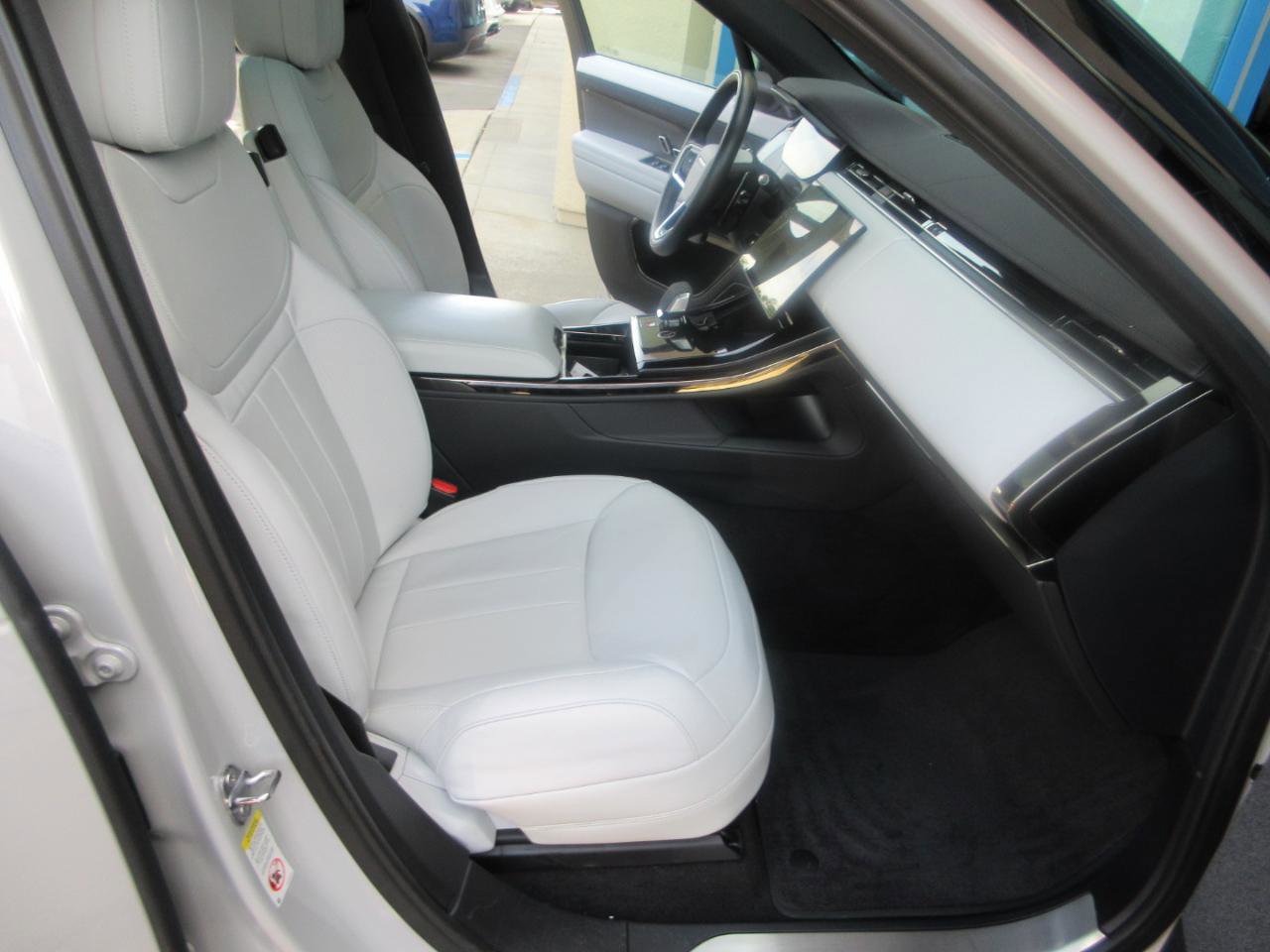 Used 2024 Land Rover Range Rover Sport SE image 21