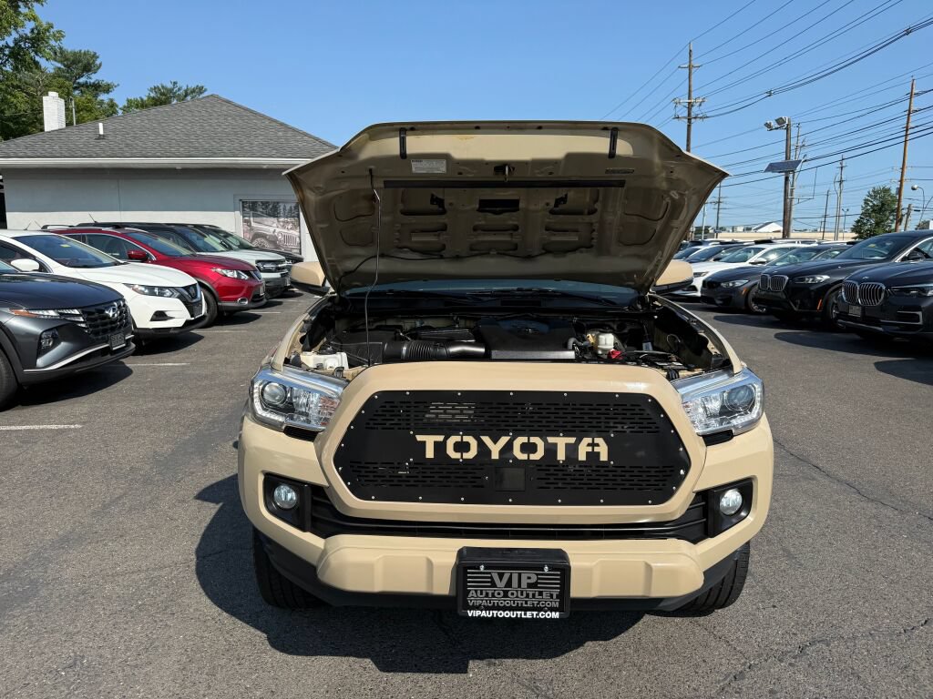 Used 2019 Toyota Tacoma TRD Sport w/ Technology Package AWD/4WD image 28