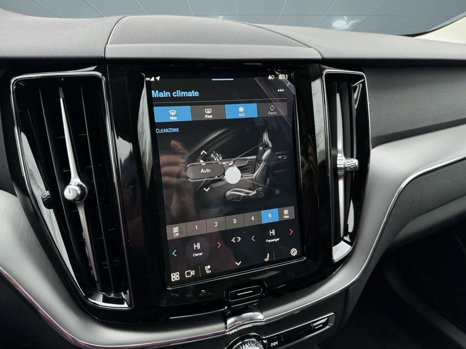 New 2024 Volvo XC60 B5 Core w/ Protection Package Premier AWD/4WD image 33