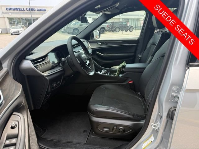 New 2026 Jeep Grand Cherokee Altitude AWD/4WD image 6