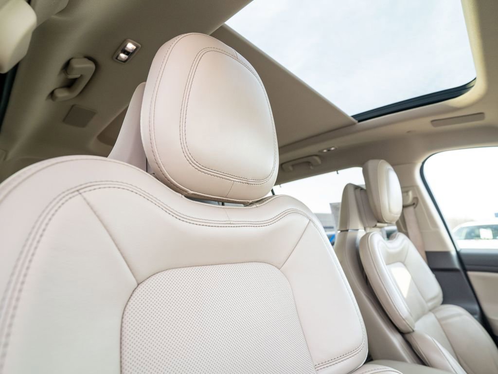 Used 2020 Lincoln Aviator Reserve w/ Equipment Group 202A image 45