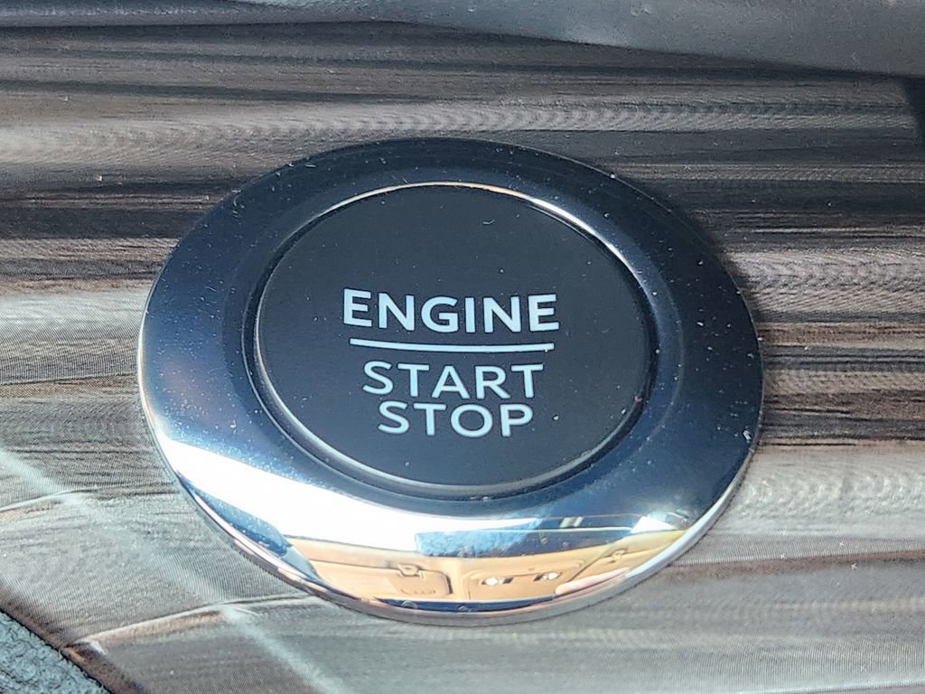 Used 2022 Ford Explorer Limited w/ Equipment Group 301A image 29