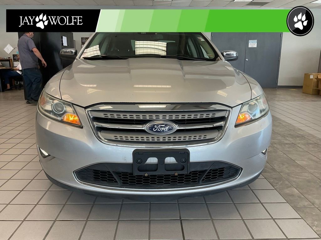 Used 2010 Ford Taurus Limited image 2