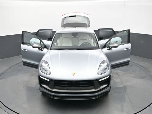 New 2026 Porsche Macan Turbo image 32