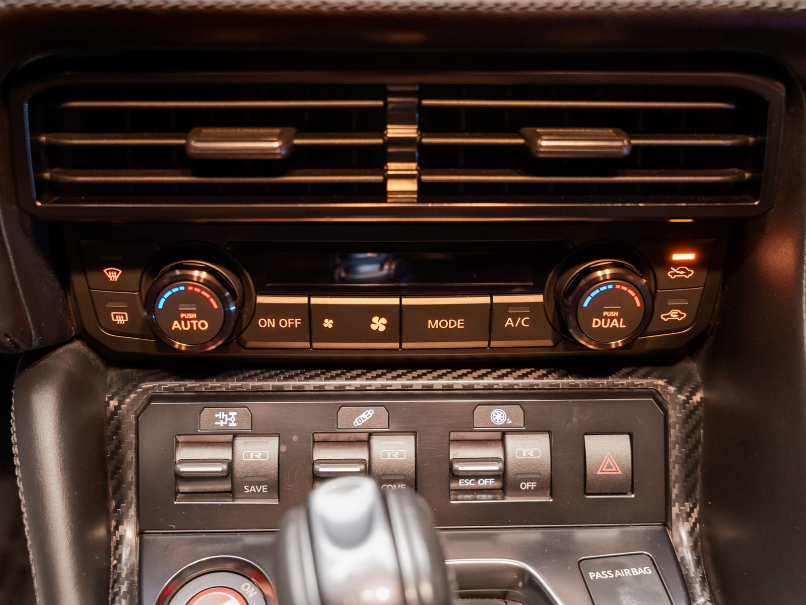 Used 2018 Nissan GT-R Premium AWD/4WD image 50