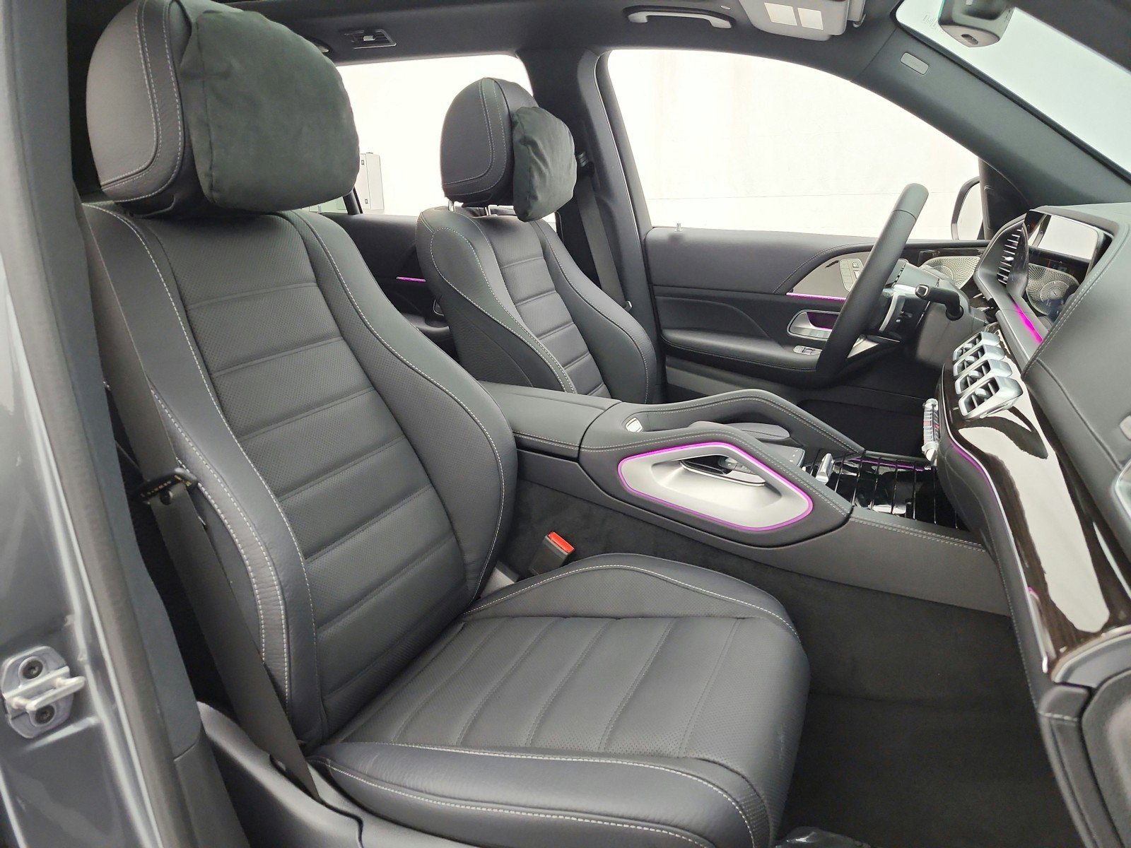 New 2026 Mercedes-Benz GLS 580 4MATIC image 14