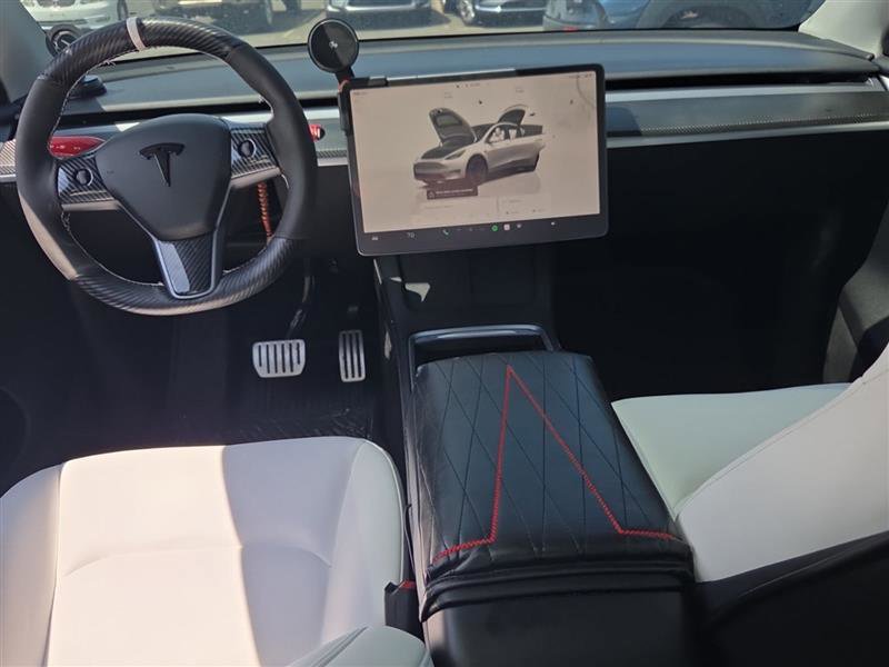 Used 2022 Tesla Model Y Performance AWD/4WD image 3