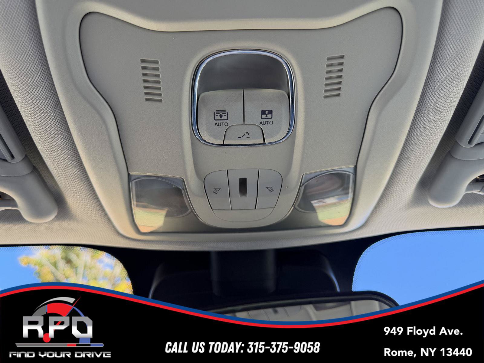 Used 2018 Jeep Renegade Trailhawk w/ Trailer Tow Group AWD/4WD image 28
