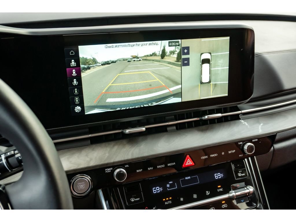 Used 2023 Kia Carnival SX image 21